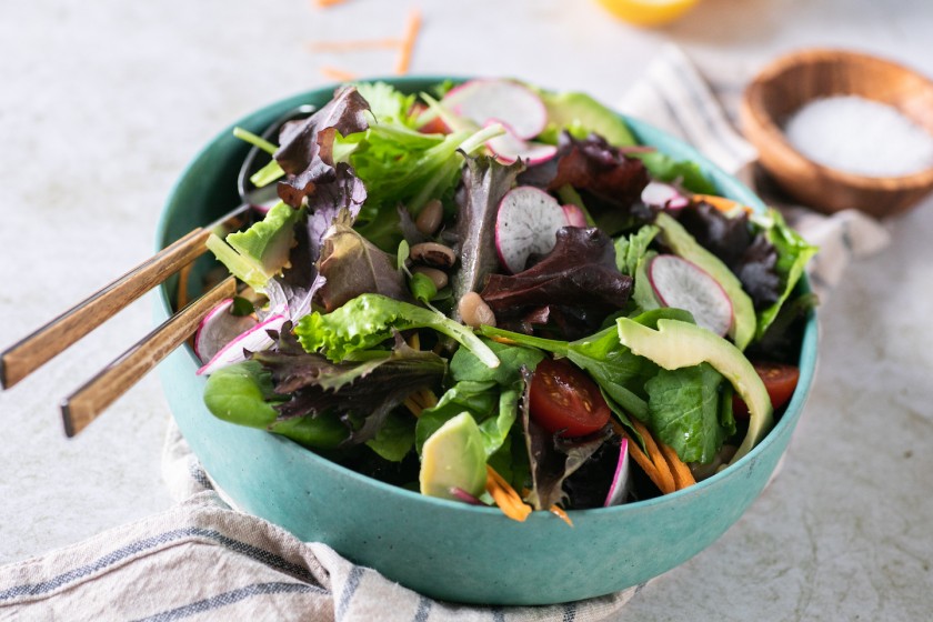 Super Mix salad with black beans and avocado