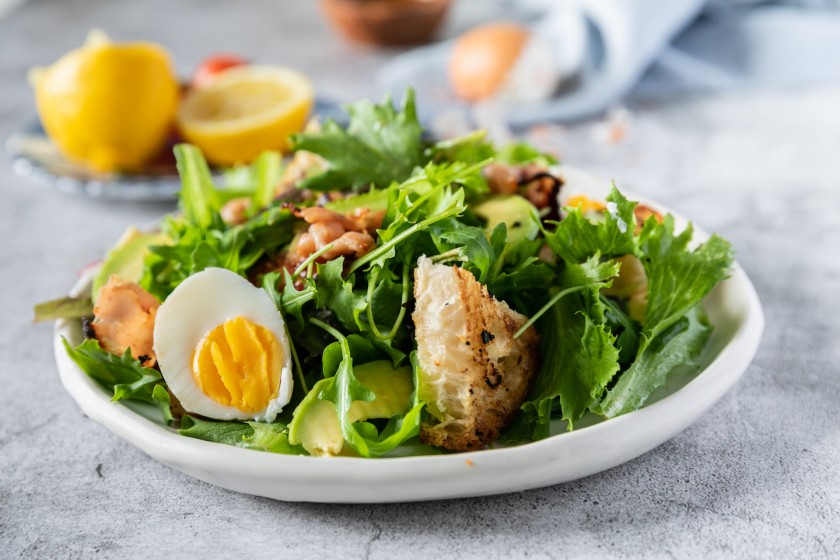 Tragani salad with eggs, bacon and avocado